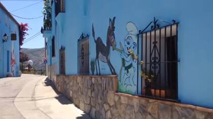 Desaparece el primer pueblo pitufo del mundo