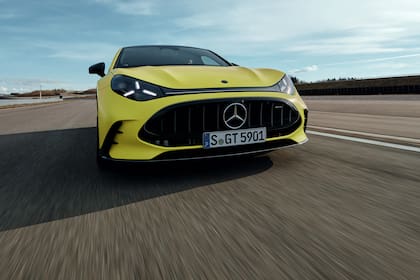 Desarrolla hasta 1169 CV y entrega un torque máximo de 2000 Nm
