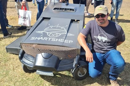 Desarrollaron una cortadora de pasto para grandes parques