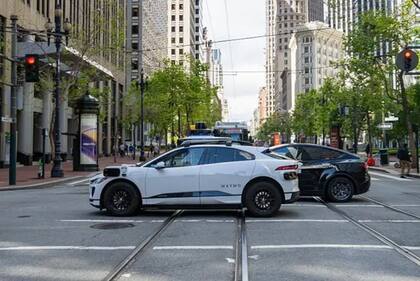 En las calles de San Francisco pueden verse decenas de vehículos eléctricos autónomos.