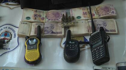 Los equipos de comunicación de la banda