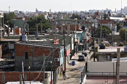 En la Villa 21-24 los vecinos padecen falta de agua y de suficiente asistencia alimentaria