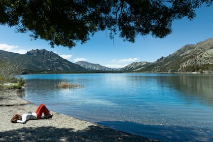 Descanso en el lago Meliquina