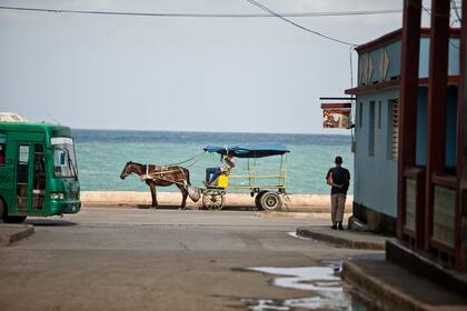 Descanso frente al mar, en Baracoa