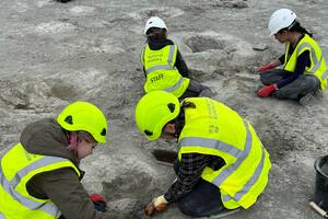 Descubren en Inglaterra huellas de “autopista de dinosaurios” de hace 166 millones de años