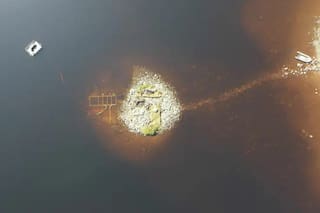 Hallan una isla artificial más antigua que Stonehenge: descolocó a los arqueólogos por la tecnología usada para construirla