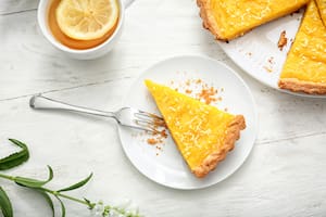 El lemon pie con pocos ingredientes ideal para refrescar tu tarde