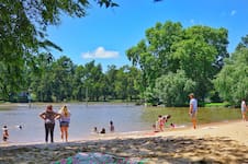 Tres playas en las que te podés meter al agua y ubicadas a una hora de Buenos Aires