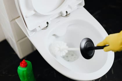 Descubrí por qué deberías colocar sal en el inodoro todas las noches