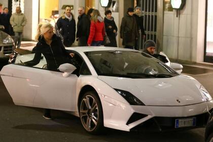 Descubrieron una multa por haber dejado el auto mal estacionado… Pero el mal trago no amargó su noche romántica