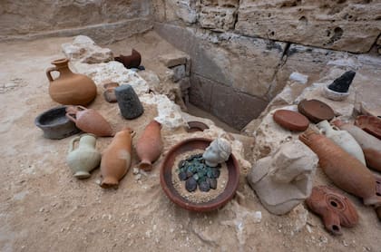 Descubrimientos en Taposiris Magna, incluyendo la estatua que podría representar a Cleopatra VII (Foto: Gentileza Ministerio de Turismo y Antigüedades de Egipto)