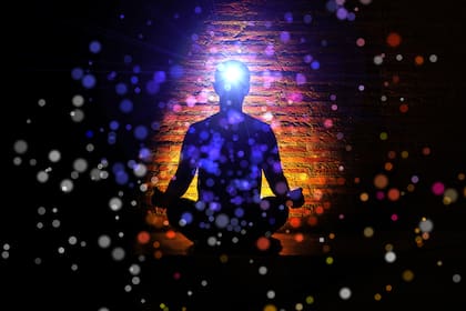 Descubrir el color del aura requiere paciencia y práctica y puede ser útil consultar primero con un asesor psíquico profesional (Archivo)