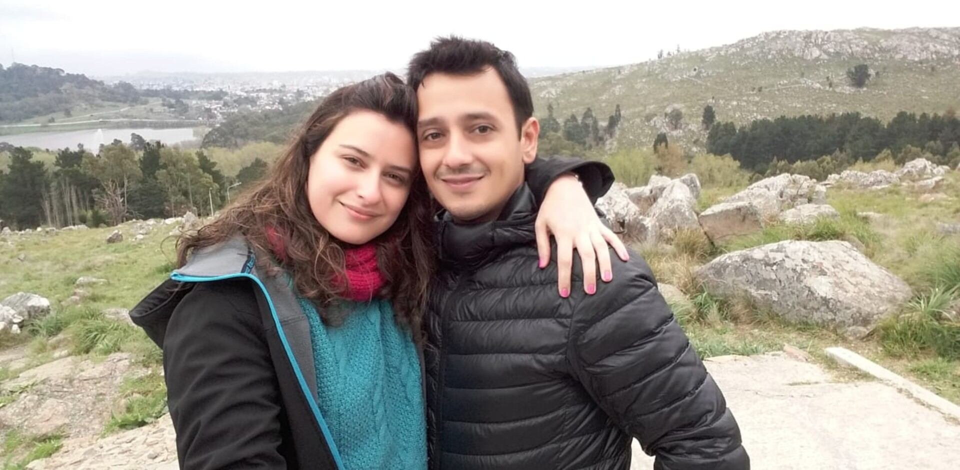 "Descubrir un sitio nuevo, entender qué tiene, su historia y, sobre todo, conocer a su gente. Pero también nos encanta la tranquilidad: poder sentarnos en la estación de tren, en la plaza o donde sea, tomar unos mates sin preocupaciones, sin miedo a que ocurra algo, que nuestros hijos puedan jugar libremente".