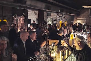 Remodeló un local en ruinas y lo transformó en un símbolo de la noche porteña