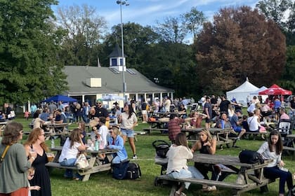 Desde 2017, Bedford adoptó una postura institucional de neutralidad frente a la política migratoria nacional