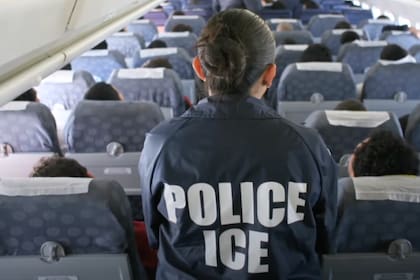 Desde 2025, el ICE comenzó a priorizar las detenciones de migrantes en libertad