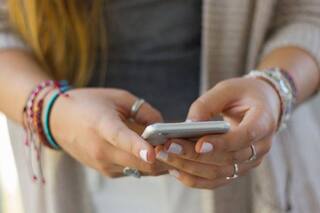 Coronavirus: las teorías conspirativas que terminaron en la quema de antenas 5G