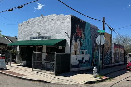 Desde bares hasta murales y viviendas, el listado completo de lugares de herencia latina en EE.UU.