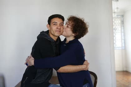 Desde chico, Osqui se interesó por la actuación, como su mamá adoptiva