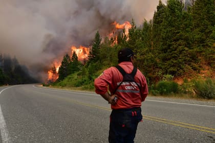 Desde Chubut, apuntaron que “solamente para combustible de aviones hidrantes” en el actual incendio ya se pusieron $7000 millones