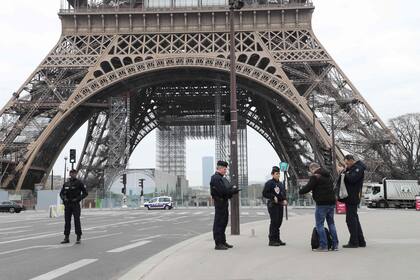 Desde el 13 de marzo la emblemática torre parisina permanece cerrada