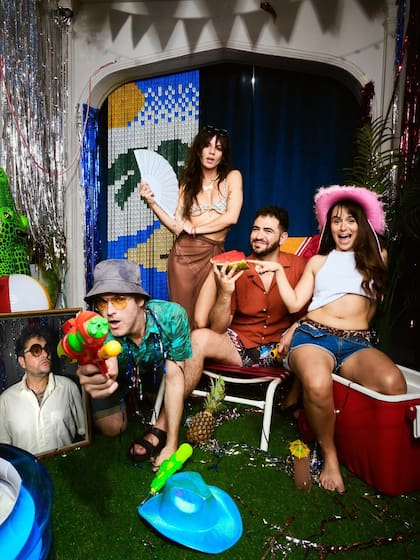 Desde el 5 de enero Accardi estará en Soñé que veraneaba (Olga) con Benjamín Amadeo, Homero Pettinato, Lucas Fridman y Evitta Luna (Foto: Instagram @sonequevolaba)