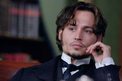 Johnny Depp en Desde el infierno, la versión de los hermanos Hughes de la novela gráfica de Frank Miller, centrada en Jack el Destripador