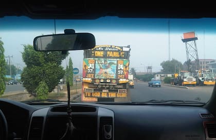 Desde el auto, en Lagos.