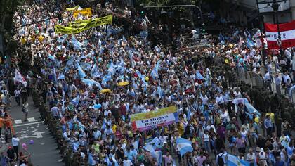 Los vecinos que se acercaron a la Plaza de Mayo mostraron confianza en el cambio de gobierno