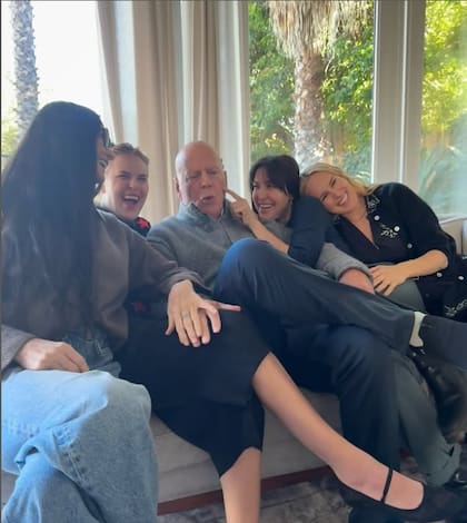 Desde el diagnóstico Bruce Willis, su familia se volcó a acompañarlo