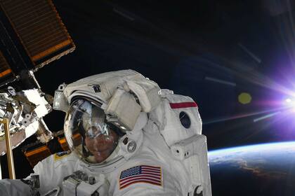 Desde el espacio todo eran sonrisas para McClain