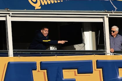 Desde el palco, Riquelme disfrutó del triunfo
