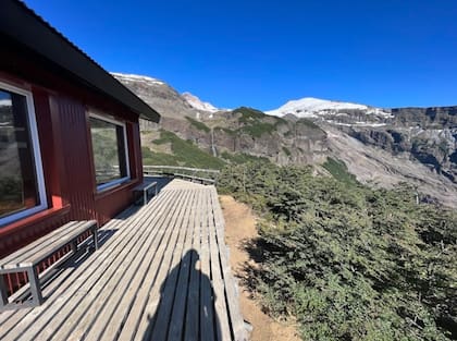 Desde el refugio se obtienen las vistas más lindas del Parque Nacional Nahuel Huapi