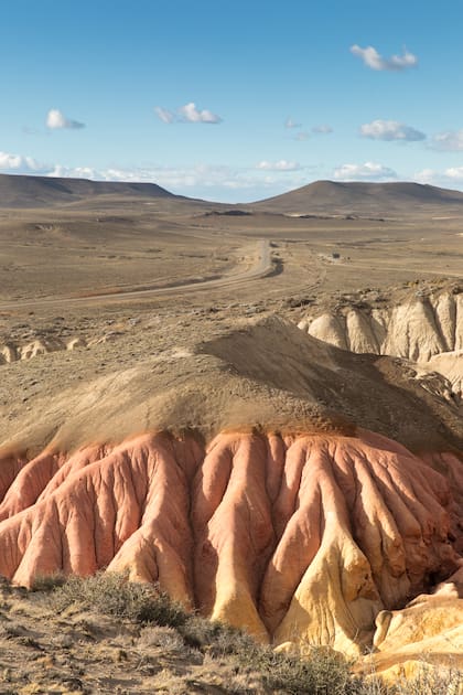 Desde el sendero Tierra de Colores se ve la RN40.