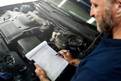 Desde enero de 2025, los vehículos no comerciales en Texas ya no necesitarán pasar una inspección de seguridad, reemplazándose por un cargo adicional de US$7,50 por registro