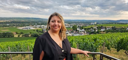 "Desde Europa puedo cumplir mi propósito, tender puentes, conectar realidades, ayudar a que nuestras historias se escuchen en más idiomas".