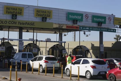 Desde hoy será obligatorio abonar con TelePase en las autopistas porteñas