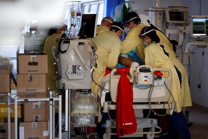 Desde la aparición de la covid-19, el personal de salud en Reino Unido y el mundo ha estado bajo una presión muy fuerte.