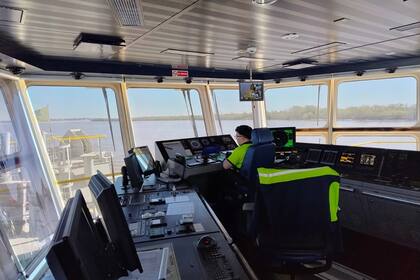 Desde la cabina de la proa se controlan los procesos