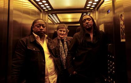 Bernard Fowler con el bajista de los Rolling Stones, Darryl Jones y Tim Ries en una antigua visita a Buenos Aires