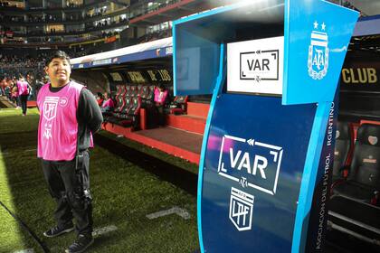 Desde la octava fecha de la Copa de la Liga Profesional, justo la primera después de la de los clásicos, está activo el VAR en el fútbol nacional.