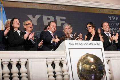 YPF celebró sus 25 años desde que comenzó a cotizar en Wall Street