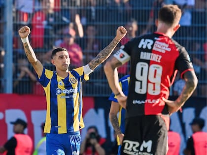 Desde la semana previa al clásico ganado contra Newell's en Parque de la Independencia el 1 de marzo, Di María no se siente cómodo físicamente, una cuestión que bien puede estar relacionada con sus líneas en redes sociales.