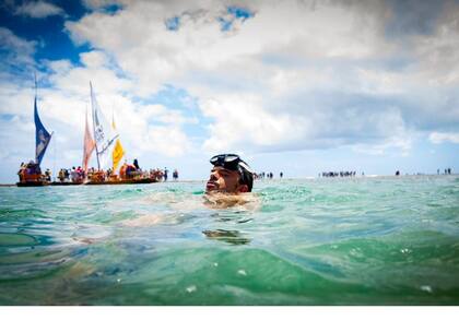 Desde la Villa de Pescadores salen jangadas (embarcaciones típicas del Nordeste) para disfrutar de las piscinas naturales