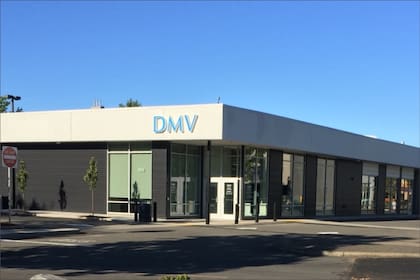 Desde marzo, los conductores de Texas deben presentar una prueba de presencia legal ante el DMV para registrar un vehículo
