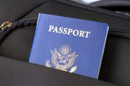 Desde mayo de 2025, todos los pasajeros deben presentar una licencia Real ID o un pasaporte físico válido para abordar vuelos nacionales en Estados Unidos