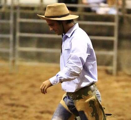 Desde mediados de 2016 en Australia Massola combina la ganadería con monta en los rodeos