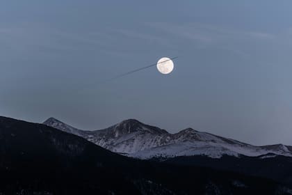 Desde nuestro planeta únicamente podemos contemplar la cara visible de la Luna