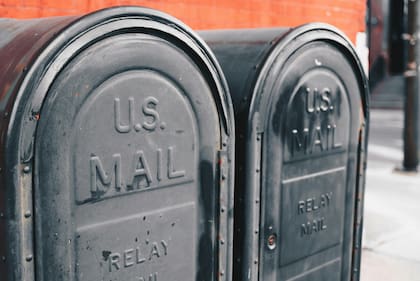 Desde octubre de 2025 y hasta enero de 2026, USPS aumenta sus tarifas (Unsplash)