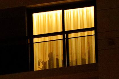 Desde que estalló el escándalo por violencia de género, Fernández está recluido en el departamento en el que vive en Puerto Madero